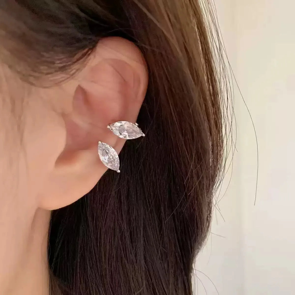 Vue détail ear cuff double navette