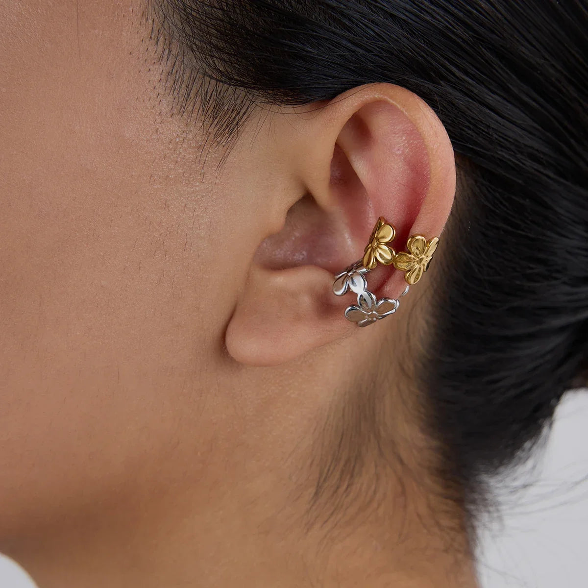 Vue détail ear cuff fleur