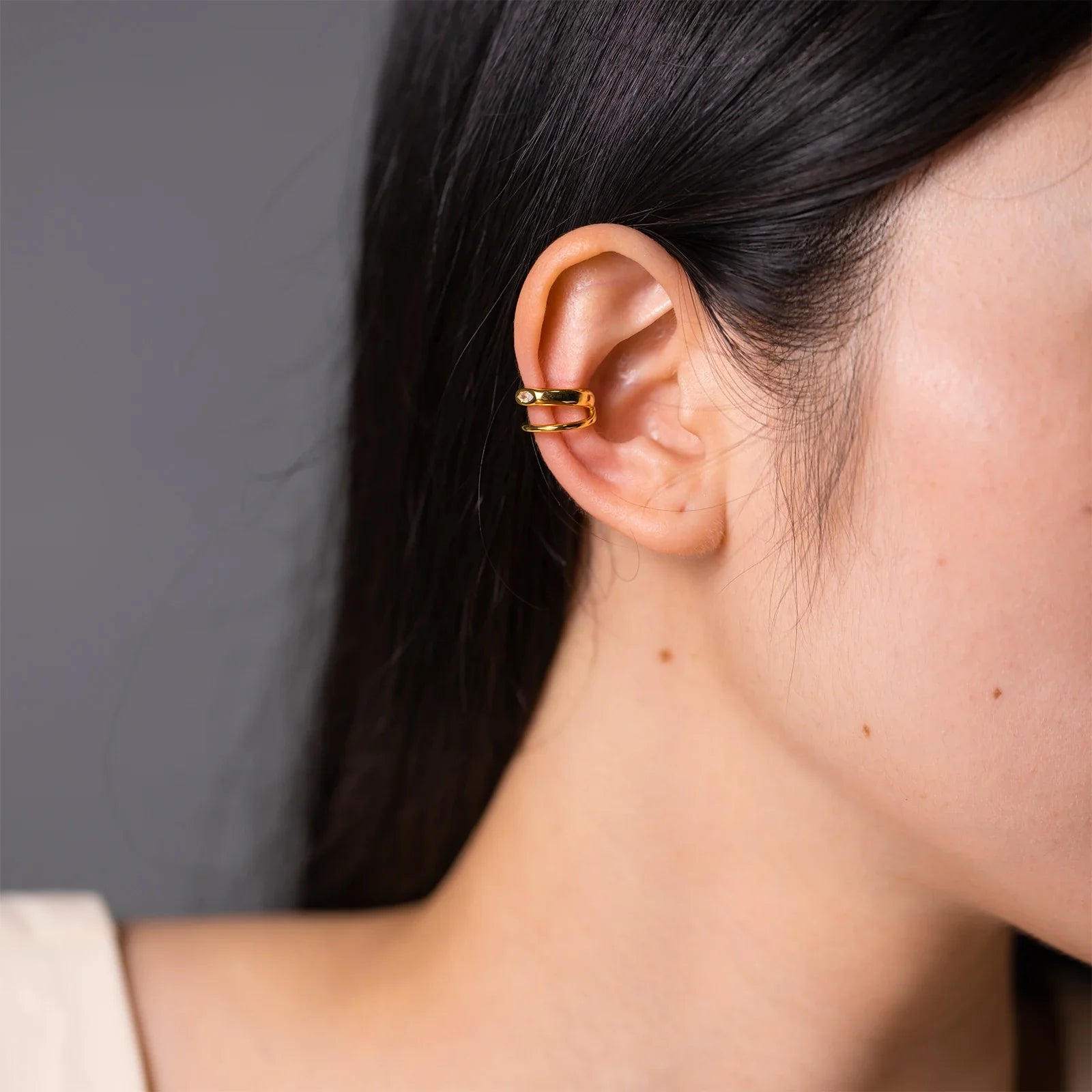 Vue détail ear cuff prisme solitaire