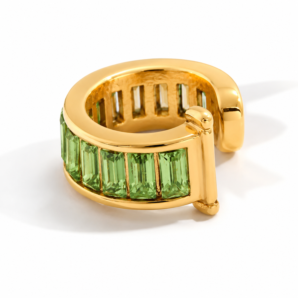 Ear cuff rectangle baguette doré, rangée de baguettes vert péridot