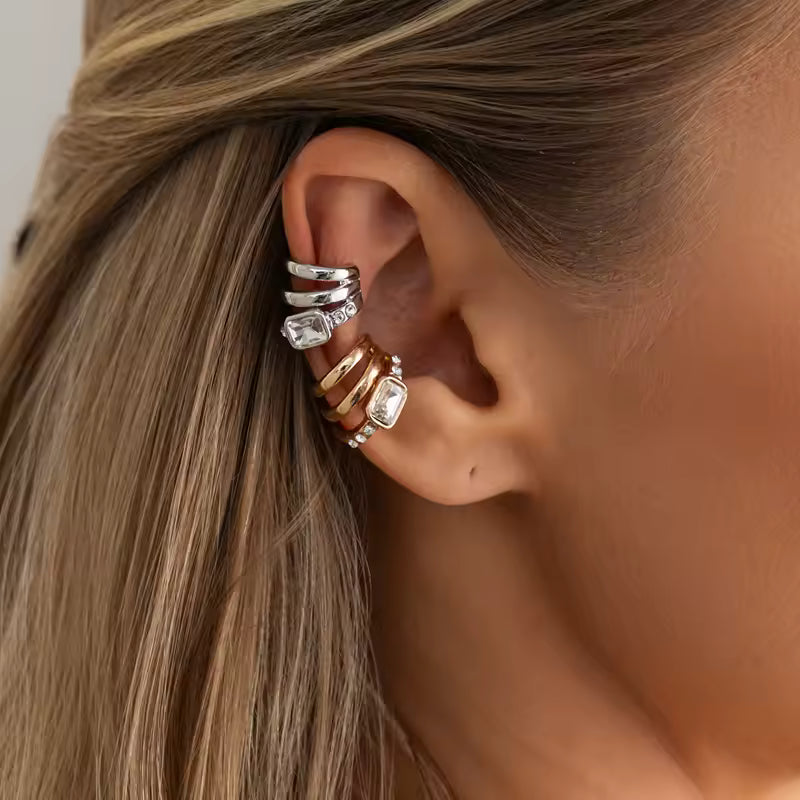 Ear cuff spiralé cristal porté sur le cartilage de l'oreille