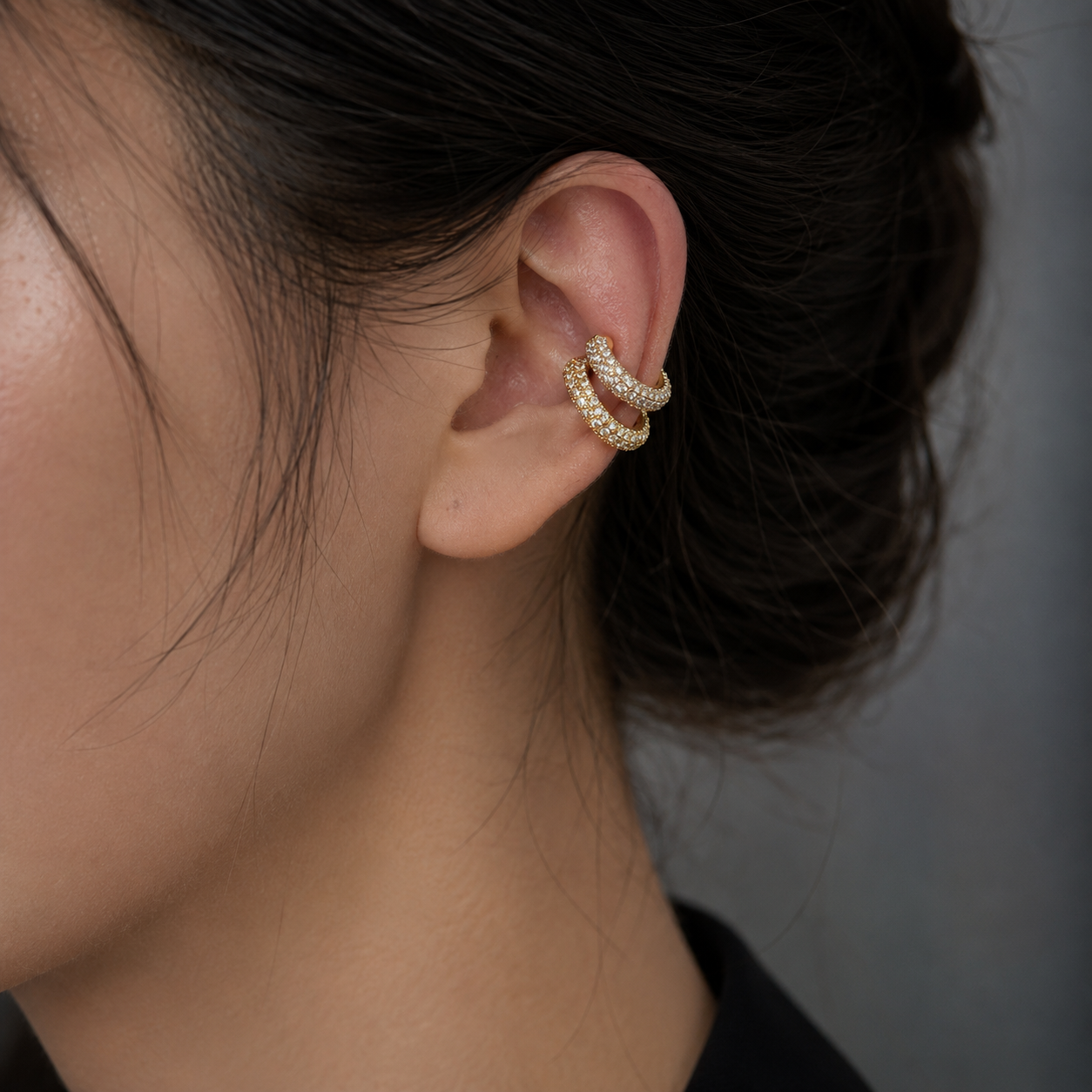 Vue détail ear cuff pavé multicolore
